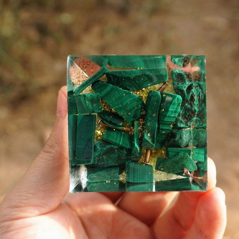 Orgonite Arbre de Vie - Péridot et Malachite - Orgonite Pyramide - Yogazen