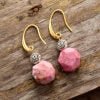 Boucles d'Oreilles Fleur de Lotus en Rhodonite - Boucles d'Oreilles Pierre Naturelle - Yogazen