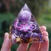 Pyramide Orgonite en Améthyste - Feng Shui - Orgonite Pyramide - Yogazen