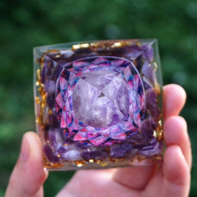 Pyramide Orgonite en Améthyste - Feng Shui - Orgonite Pyramide - Yogazen