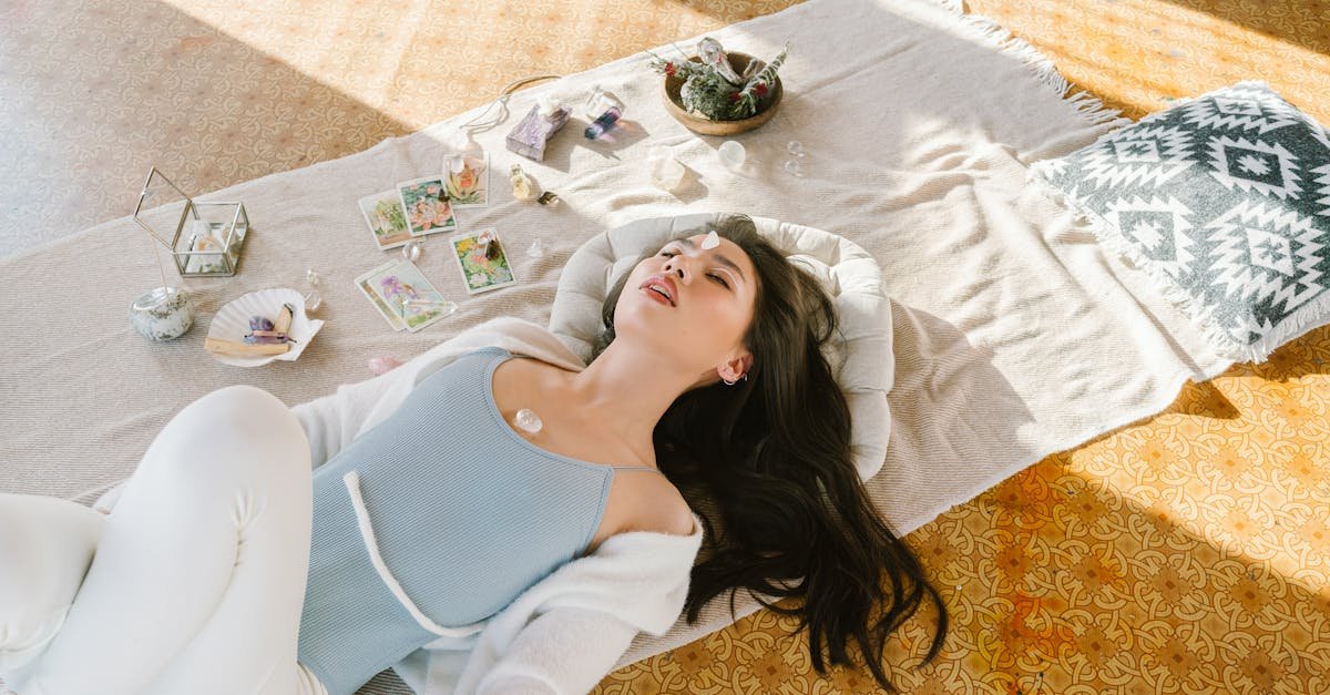 découvrez le gentle yoga, une pratique douce et apaisante qui harmonise le corps et l'esprit. idéale pour tous, elle favorise la relaxation, la flexibilité et le bien-être général. rejoignez-nous pour un voyage vers la sérénité.