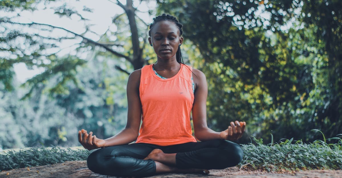 découvrez les bienfaits du yoga pour le corps et l'esprit. pratiquez des postures apaisantes, améliorez votre flexibilité et trouvez l'équilibre intérieur grâce à des séances adaptées à tous les niveaux.