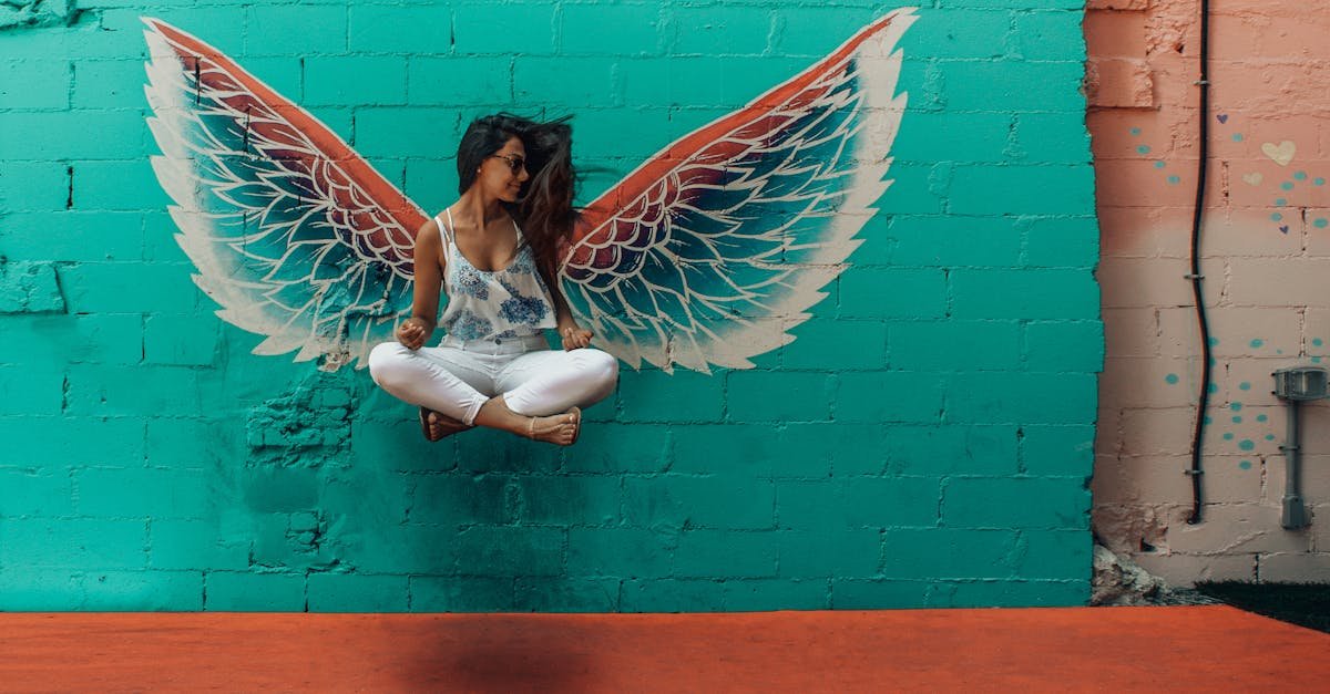 découvrez l'univers du yoga : pratiquez l'harmonie entre le corps et l'esprit, améliorez votre flexibilité, votre force et votre tranquillité intérieure. rejoignez nos cours adaptés à tous les niveaux pour une expérience revitalisante.