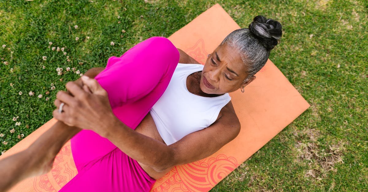 découvrez l'harmonie entre le corps et la nature avec notre pratique du yoga en plein air. profitez de séances revitalisantes, dans des environnements apaisants, pour améliorer votre bien-être physique et mental.