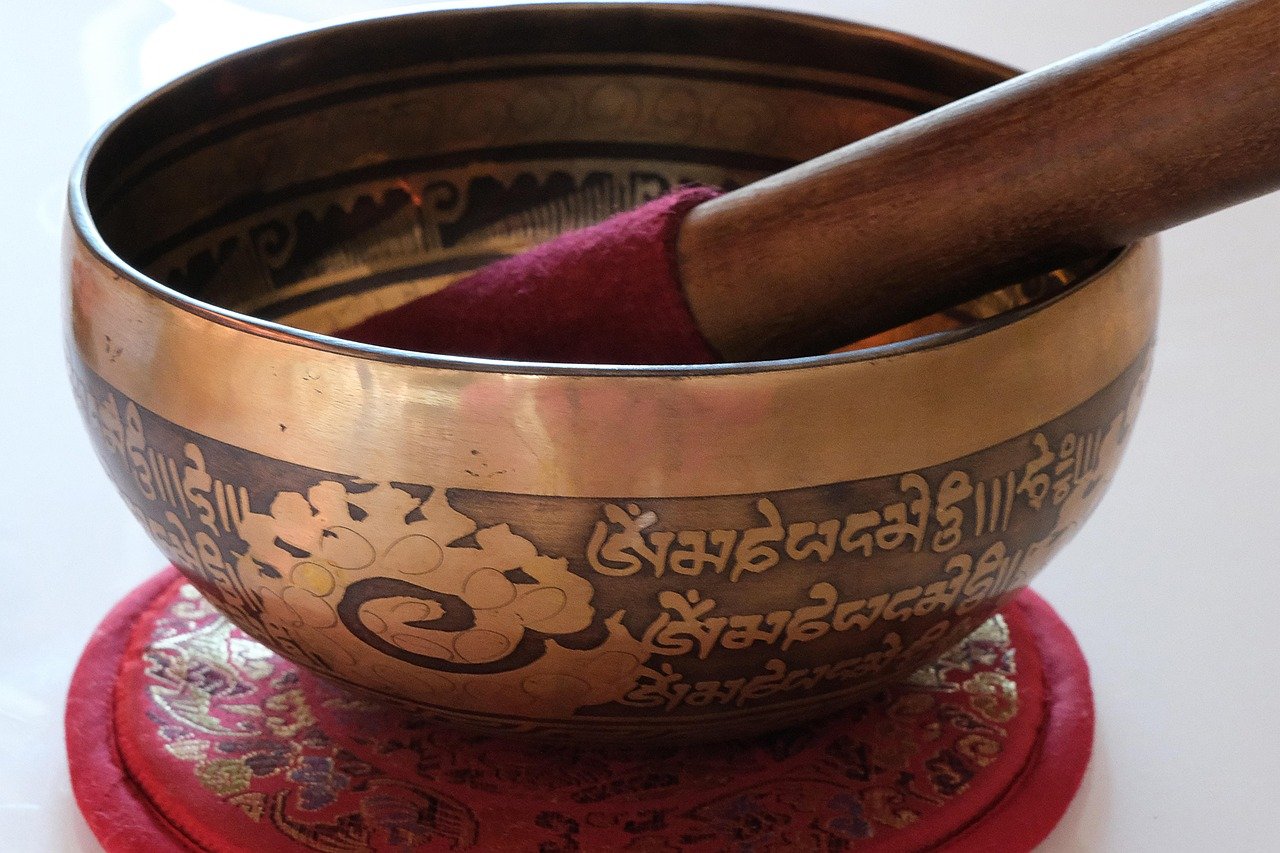 Quels sont les bienfaits du bol chantant tibétain sur le corps et l’esprit ? - Uncategorized - Yogazen