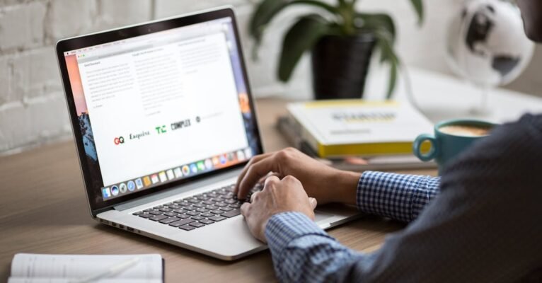 découvrez comment utiliser votre email de manière efficace : conseils pour la gestion des messages, astuces pour améliorer votre productivité et techniques pour mieux communiquer par mail.