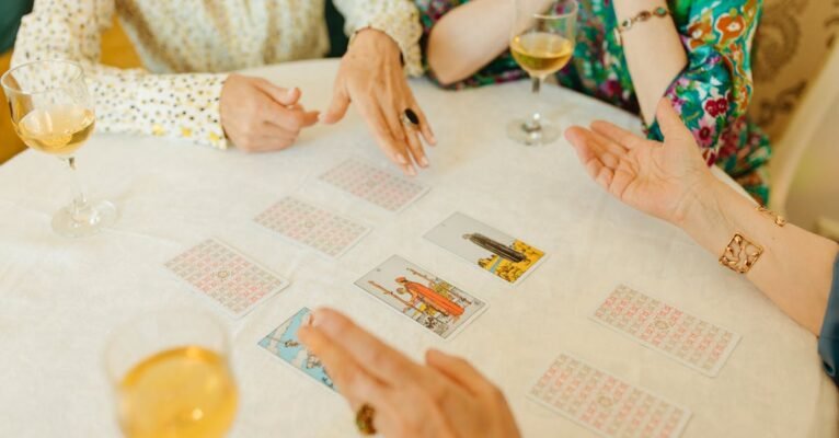 découvrez l'art de la divination avec notre guide sur la fortune-telling. apprenez les différentes techniques et méthodes pour explorer votre avenir, comprendre votre chemin de vie et accéder à des conseils spirituels. plongez dans l'univers fascinant des prédictions et laissez-vous inspirer par le mystère de l'avenir.