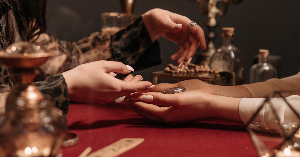 découvrez l'univers fascinant des psychiques et leur capacité à percevoir au-delà des sens. explorez des conseils, des lectures de tarot et des insights spirituels pour éclairer votre chemin de vie.