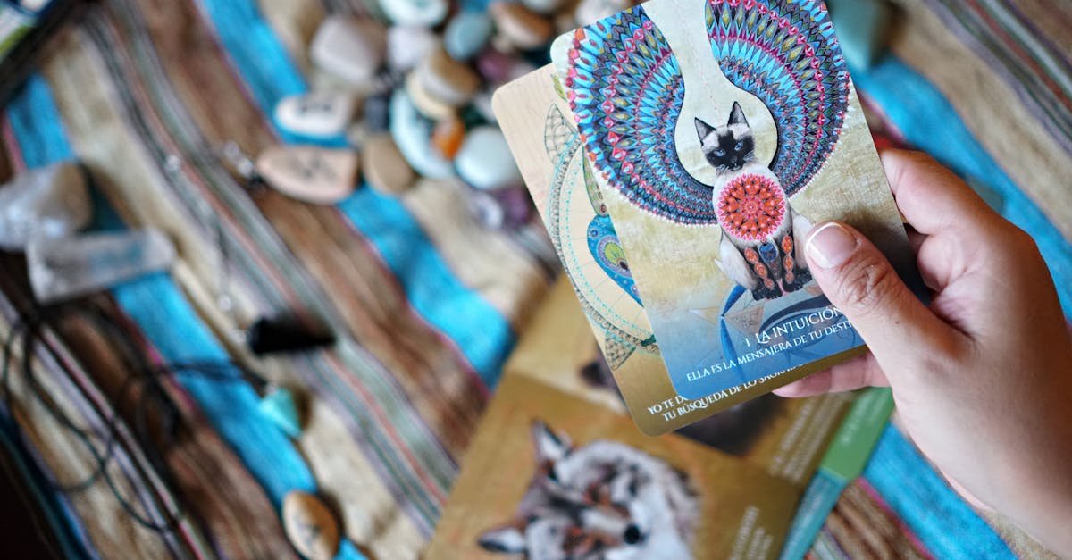 découvrez l'art de la divination, une pratique mystique ancestrale qui vous connecte aux énergies de l'univers. explorez les différentes méthodes, des tarots aux lectures d'horoscope, et apprenez à interpréter les signes et symboles pour mieux comprendre votre chemin de vie.