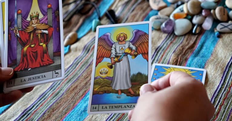 découvrez l'univers fascinant des médiums et des consultations psychiques. obtenez des réponses et des conseils sur votre avenir grâce à des experts en voyance. plongez dans le monde des arts divinatoires et explorez vos potentialités.